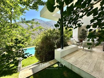Casa en venta de 5 dorm. en Lo Barnechea