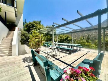 Casa en venta de 5 dorm. en Lo Barnechea