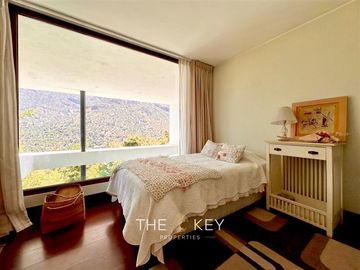 Casa en venta de 5 dorm. en Lo Barnechea