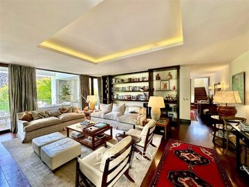 Casa en venta de 5 dorm. en Lo Barnechea