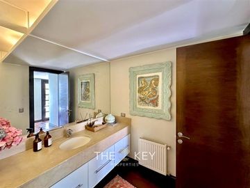 Casa en venta de 5 dorm. en Lo Barnechea