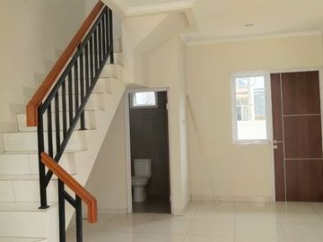 RUMAH2 LANTAI SIAP HUNI DEKAT KAWASAN INDUSTRI KARAWANG