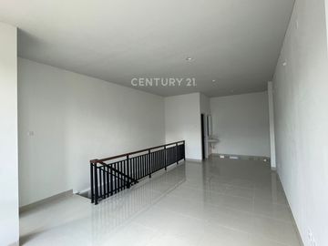 DISEWAKAN RUKO 3 LANTAI NORTHRIDGE BSD LOKASI STRATEGIS