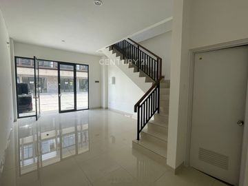 DISEWAKAN RUKO 3 LANTAI NORTHRIDGE BSD LOKASI STRATEGIS