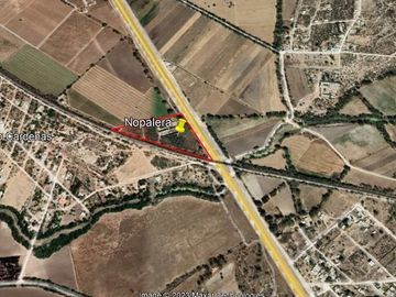 Terreno Comercial a pie de Carretera SLP -QRO, 3 Hectáreas Ideal para Gasolinera