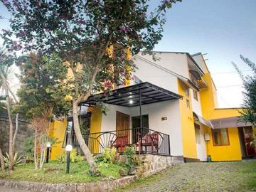 Jual Villa Sangat Mewah daerah Songgokerto Kota Batu