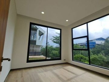 Dijual rumah elite mewah cantik konsep downslope rasa villa di Cigadung Dago Cikutra