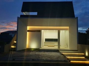 Dijual rumah elite mewah cantik konsep downslope rasa villa di Cigadung Dago Cikutra