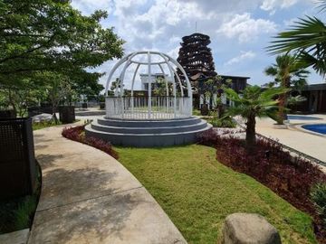 Dijual Rumah Mewah Heritage Residence Puri 11 Barat Jakarta dengan 4 Kamar & Sky Villa