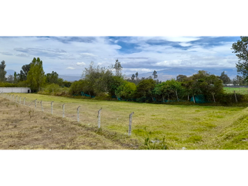 TERRENO EN VENTA  - ASCAZUBI – CAYAMBE (SZ)