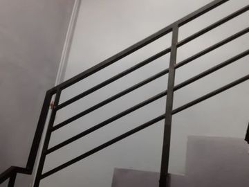 Rumah 3 lantai, apik, nyaman, asri dan strategis