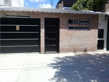Espectacular PH. 8 x 28 Mts.4 amb.Frente-Entrada independiente-Patio-Parrilla-Terraza-Amplio Garaje-Impecable estado-