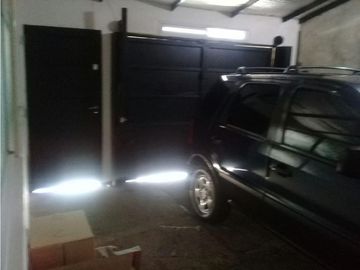 Espectacular PH. 8 x 28 Mts.4 amb.Frente-Entrada independiente-Patio-Parrilla-Terraza-Amplio Garaje-Impecable estado-