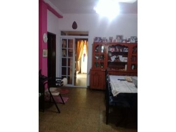 Espectacular PH. 8 x 28 Mts.4 amb.Frente-Entrada independiente-Patio-Parrilla-Terraza-Amplio Garaje-Impecable estado-
