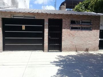 Espectacular PH. 8 x 28 Mts.4 amb.Frente-Entrada independiente-Patio-Parrilla-Terraza-Amplio Garaje-Impecable estado-