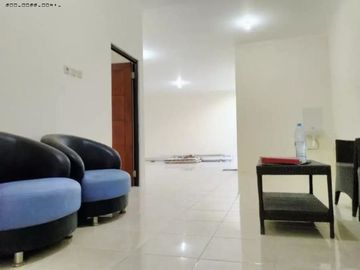 Rumah Ngagel Wasana STRATEGIS, BARU RENOV, ROW 4.5M