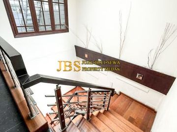 Dijual Villa siap huni Lux Full Furnish Komplek Taman Timur Raya