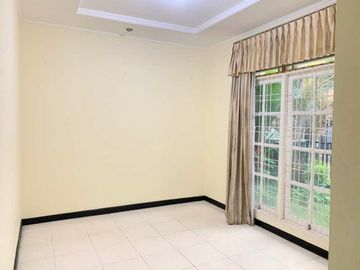 Rumah 6 Kamar Tidur di Sektor 9 Maleo Bintaro 5196.