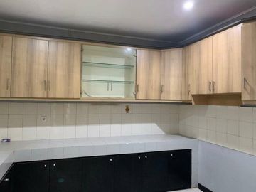 Rumah 6 Kamar Tidur di Sektor 9 Maleo Bintaro 5196.
