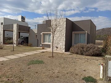 VENTA DE CASA EN Juana Koslay