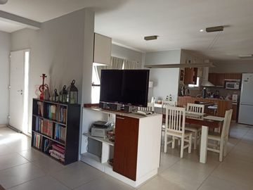VENTA DE CASA EN Juana Koslay