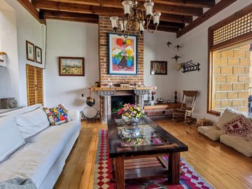 CASA EN VENTA CON EXCELENTE VISTA AL LAGO