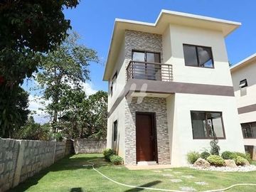 PH965 Peaceful House and Lot in Antipolo City Near Marilaque