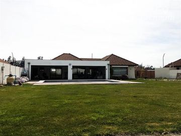 Casa en arriendo de 4 dorm. en Maipú