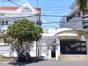 Rumah Wisma Permai Barat STRATEGIS ROW 3 MOBIL FURNISH