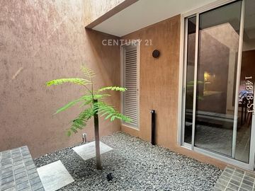Dijual Rumah 2 Lantai Baru Selesai Renovasi Di Graha Raya Bintaro