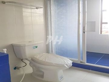 Elegant Townhouse in Para&ntilde;aque City near Medical Center Paranaque PH971