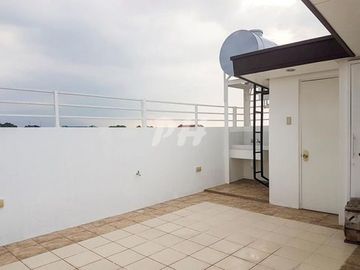 Elegant Townhouse in Para&ntilde;aque City near Medical Center Paranaque PH971