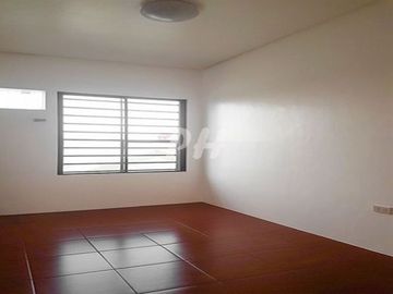 Elegant Townhouse in Para&ntilde;aque City near Medical Center Paranaque PH971
