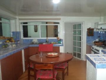 CASA SOLA EN COLONIA MIRADOR DEL VALLE. TLALPAN.
