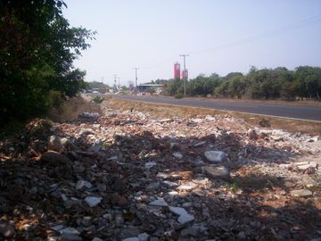 Terreno de 9,000 m² sobre carretera a la altura de tres vidas