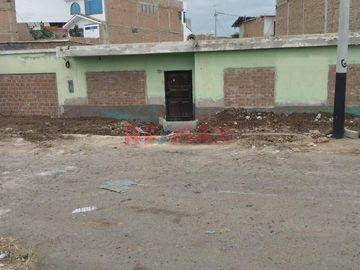 Oportunidad única de INVERSIÓN en una propiedad con AMPLIA FRONTERA de 16 metros y una ubicación privilegiada frente a Parque (Miguel Grau) y con DOBL