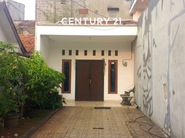 Dijual Rumah Berikut Tanah Kosong Bonus Kontrakan