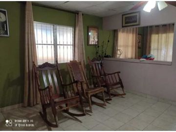 VENTA CASA CON AMPLIO JARDIN, 2 REC, 1B, EN SECTOR LA CHORRERA