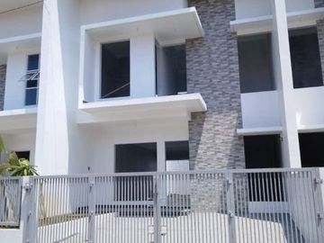 Rumah dijual siap huni ready stock konsep ala villa mewah cantik di Pusat kota Cisaranten Arcamanik