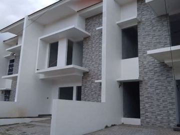 Rumah dijual siap huni ready stock konsep ala villa mewah cantik di Pusat kota Cisaranten Arcamanik