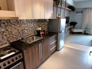 HIGH END STUDIO CONDO for Sale in Taft East Gate Ayala, Cebu City