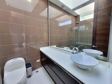 CASA EN ARRIENDO UBICADA EN EL POBLADO SECTOR LAS PALMAS