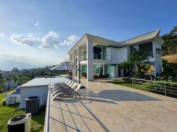 CASA EN ARRIENDO UBICADA EN EL POBLADO SECTOR LAS PALMAS
