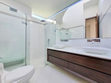 CASA EN ARRIENDO UBICADA EN EL POBLADO SECTOR LAS PALMAS