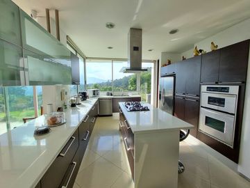 CASA EN ARRIENDO UBICADA EN EL POBLADO SECTOR LAS PALMAS