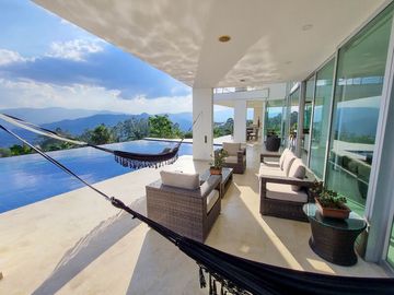 CASA EN ARRIENDO UBICADA EN EL POBLADO SECTOR LAS PALMAS