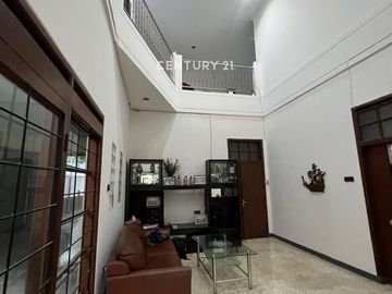 Rumah Mainroad 2LT Strategis Di Wastukencana Tamansari Bandung
