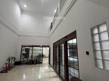 Rumah Mainroad 2LT Strategis Di Wastukencana Tamansari Bandung