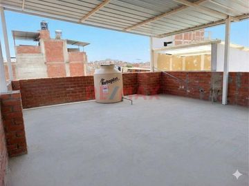 Bajó De Precio!!!Exclusiva Casa De 3 Pisos En Miraflores Country Club – Iv Etapa  Mz.Bq Lt 06 Ca.E. Usd. 180,000