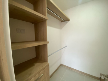 apartamento en arriendo en ojo de agua. Cod A400752